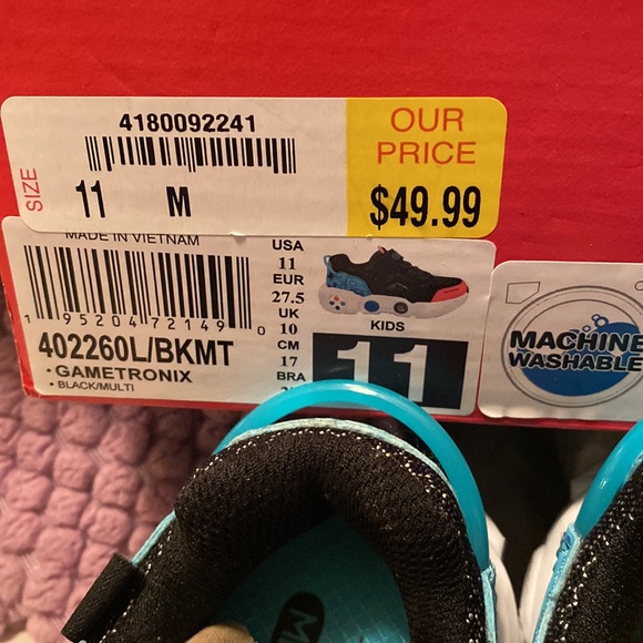 Kids size 11 brand new - Picture 2 of 2